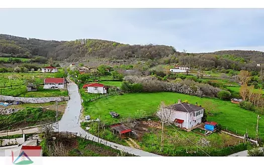 KIRKLARELİ KARADERE KÖYÜNDE DOĞA İÇİ 1.266 M2 İMARLI ARSA